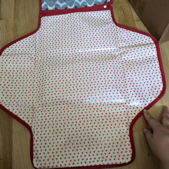 Skip Hop Diaper Clutch Changing Station - Picture 6 of 9